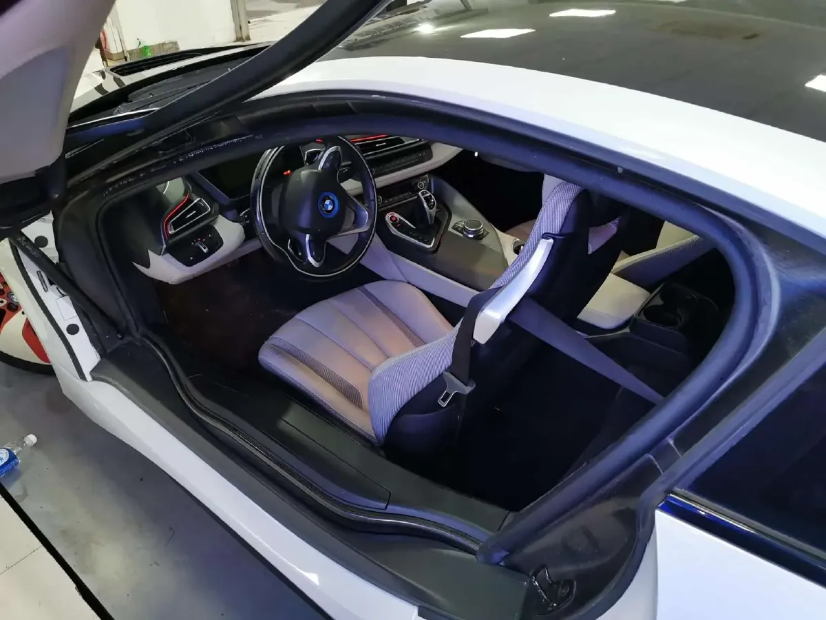 2014 BMW i8 1.5T 231HP L3 6AT PHEV 7.1KWH,autocango,china used car exporter,china ev exporter,chinese used car exporter,chinese used ev exporter