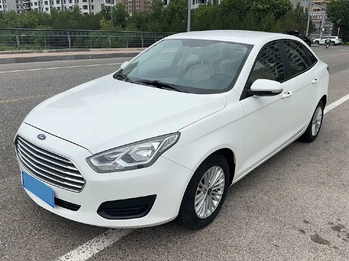 2017 Ford Escort 1.5L 113HP L4 5MT