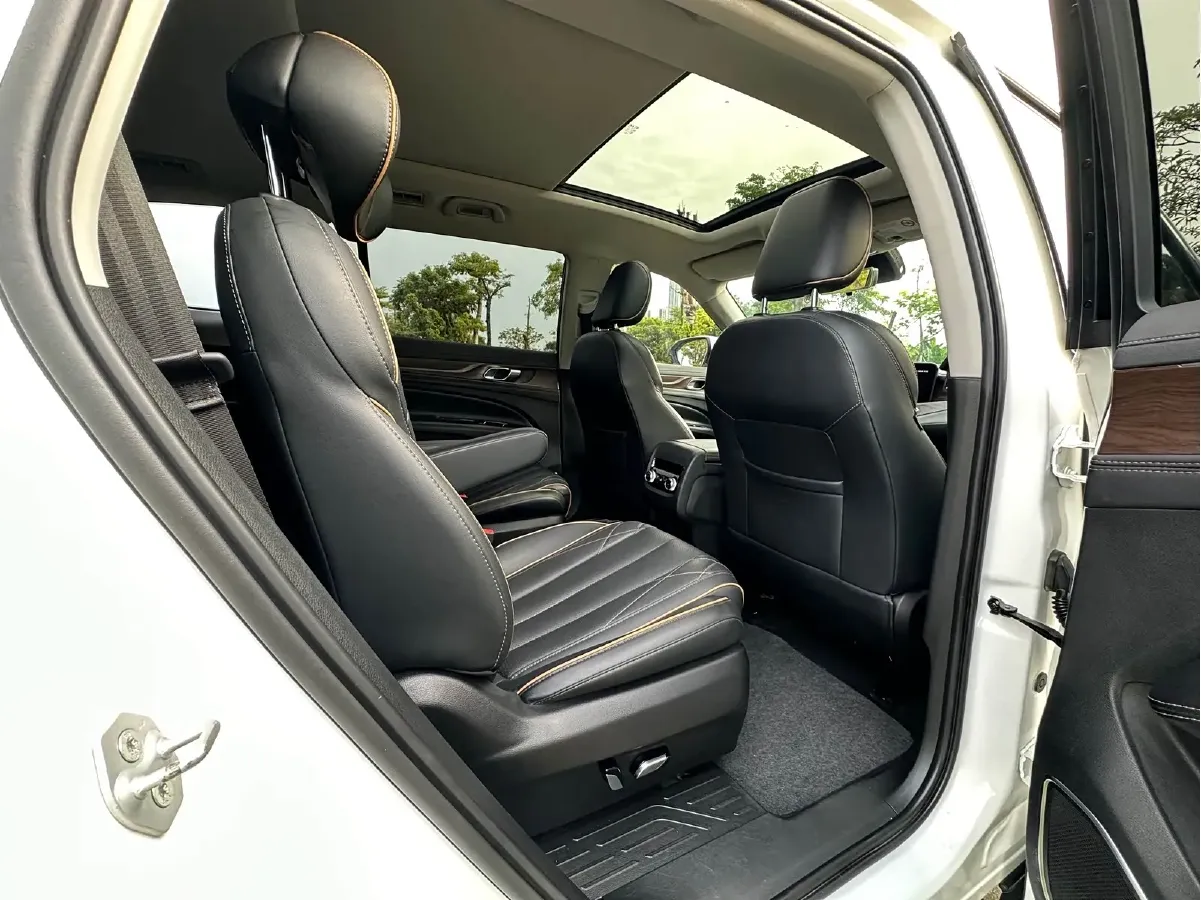 2021 Ford Equator 2.0T 224HP L4 6DCT,autocango,china used car exporter,china ev exporter,chinese used car exporter,chinese used ev exporter