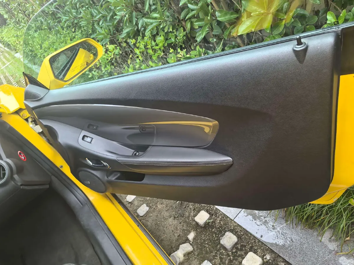 2011 Chevrolet Camaro 3.6L 292HP V6 6AT,autocango,china used car exporter,china ev exporter,chinese used car exporter,chinese used ev exporter