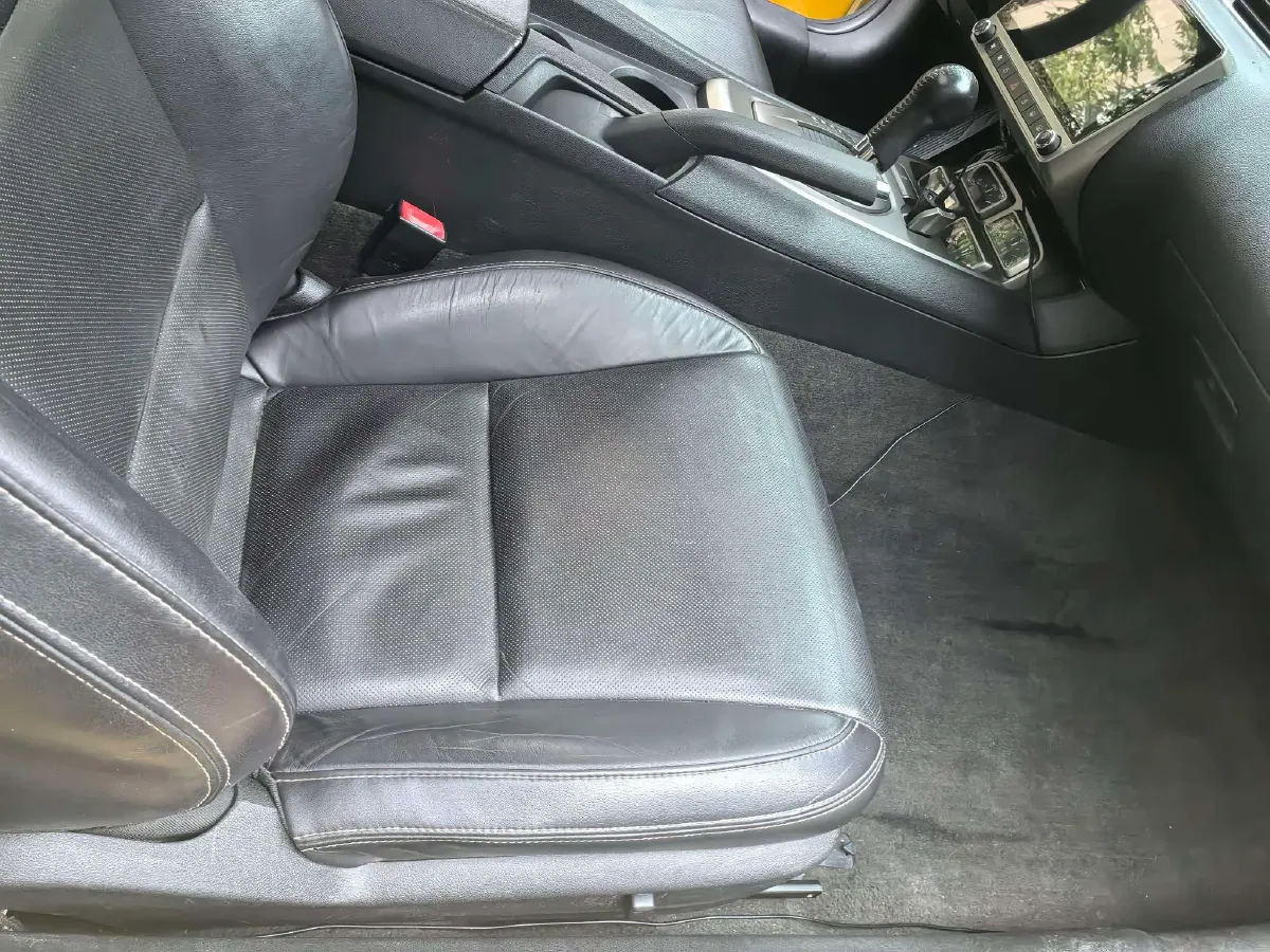 2011 Chevrolet Camaro 3.6L 292HP V6 6AT,autocango,china used car exporter,china ev exporter,chinese used car exporter,chinese used ev exporter