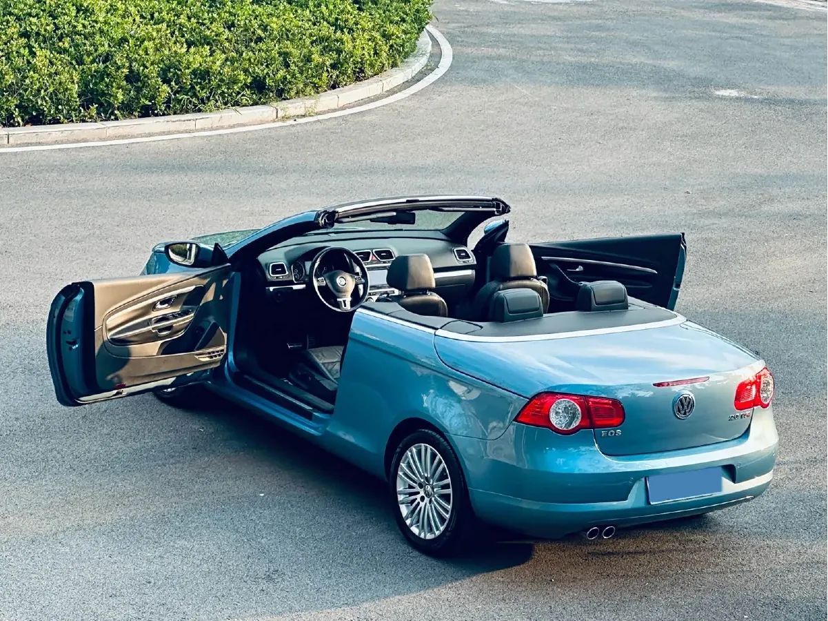 2010 Volkswagen Eos 2.0T 200HP L4 6DCT,autocango,china used car exporter,china ev exporter,chinese used car exporter,chinese used ev exporter