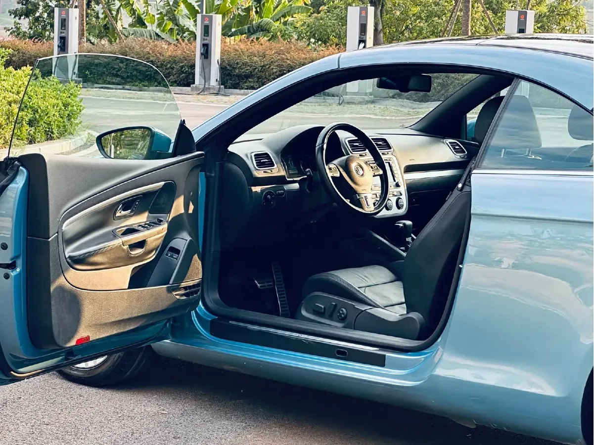 2010 Volkswagen Eos 2.0T 200HP L4 6DCT,autocango,china used car exporter,china ev exporter,chinese used car exporter,chinese used ev exporter