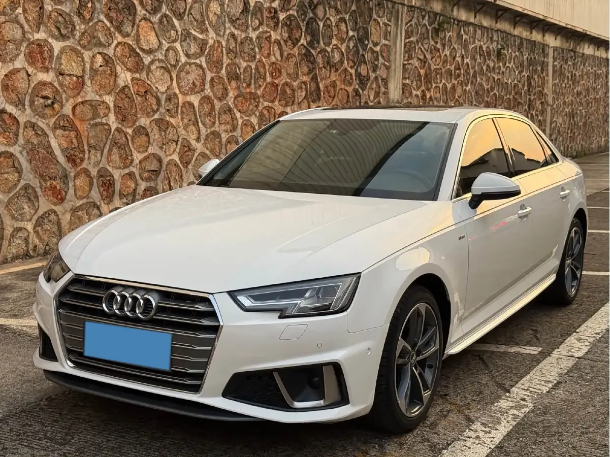 2019 Audi A4L 2.0T 190HP L4 7DCT