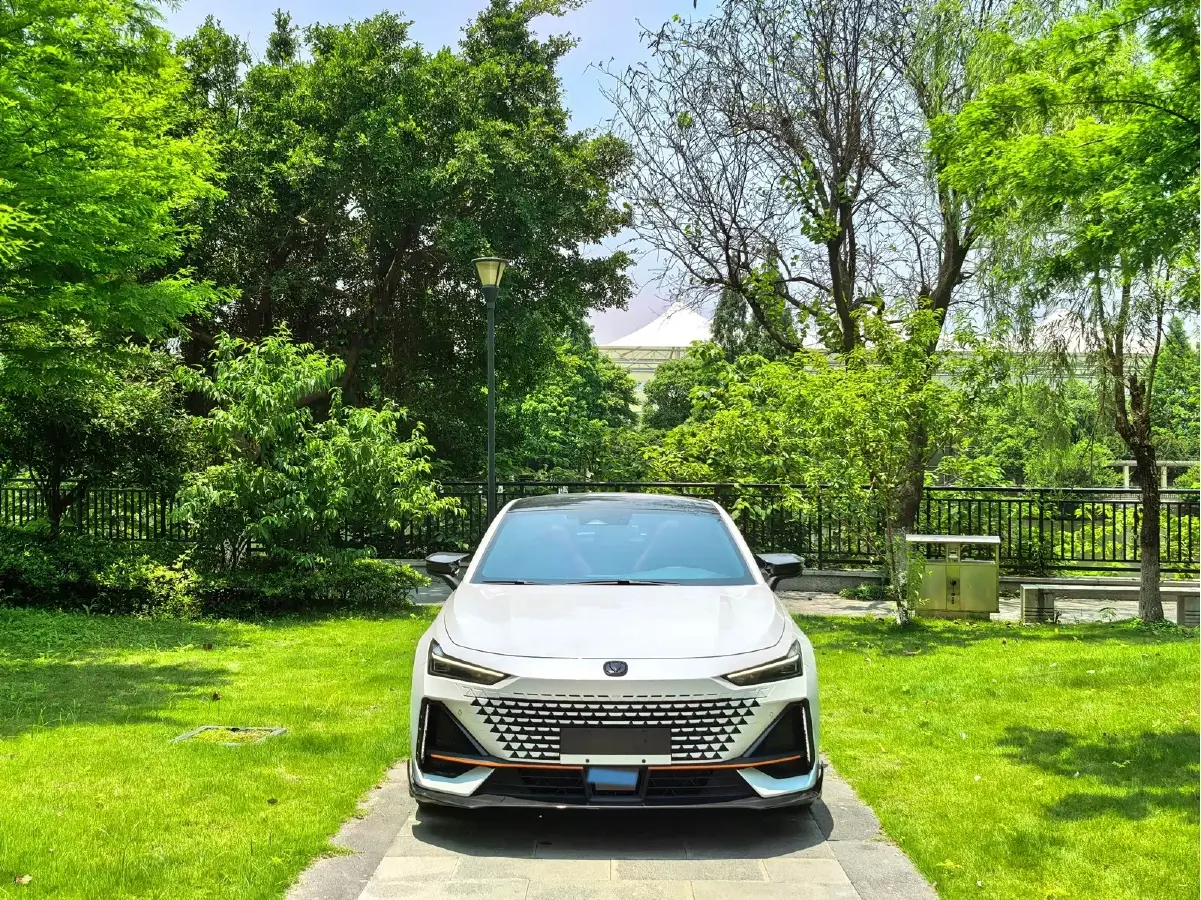 2022 ChangAn UNI-V 1.5T 188HP L4 7DCT