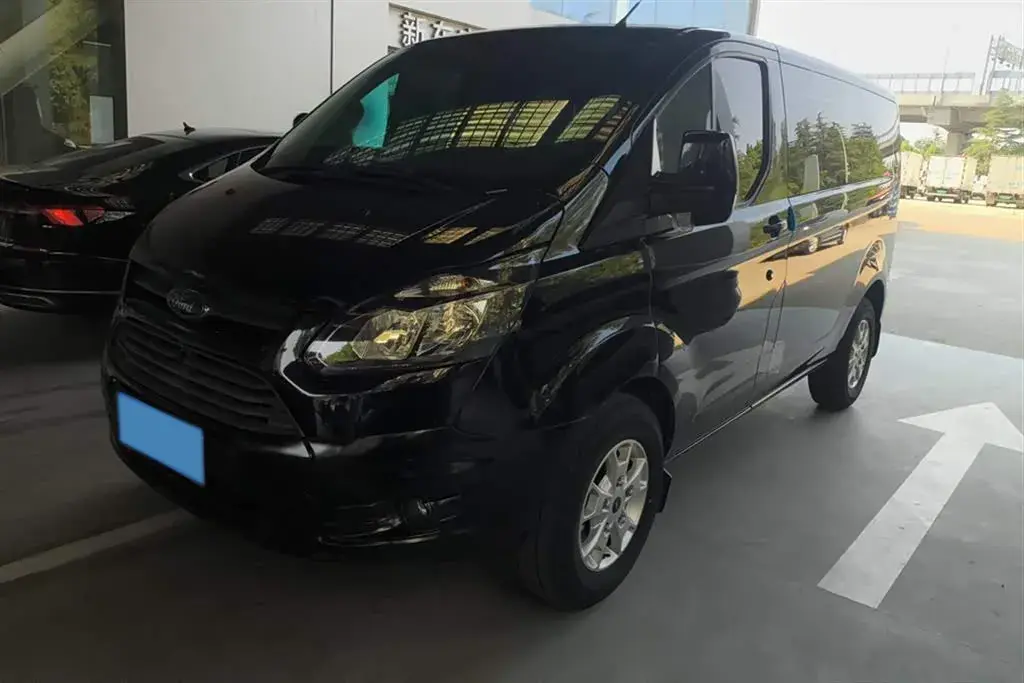 2019 Ford Transit 2.0T 121HP L4 5MT