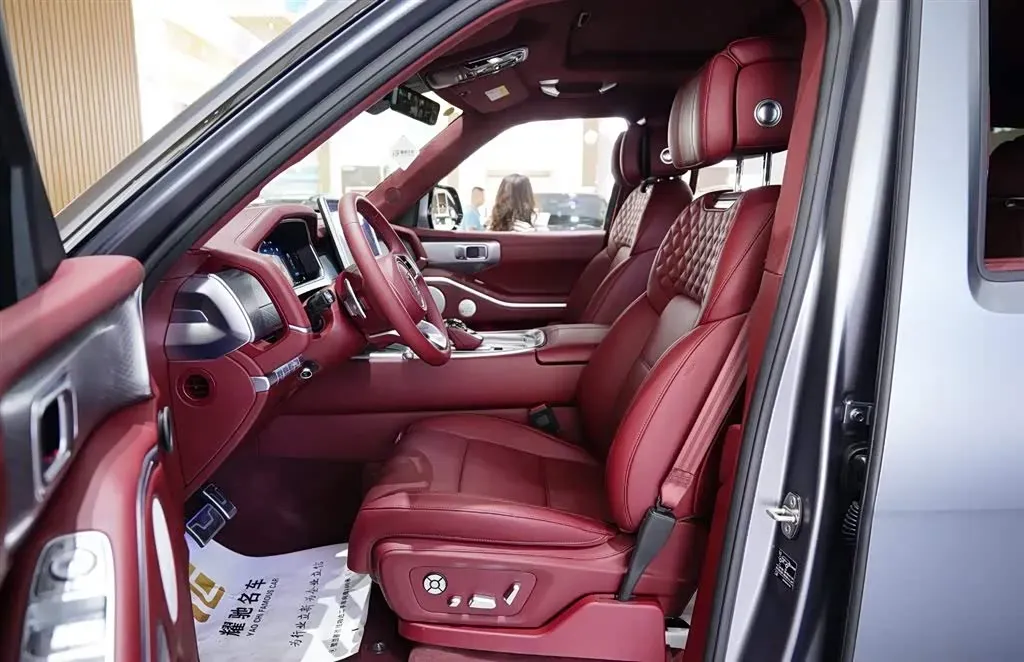 2024 Tank 700 3.0T 360HP V6 9AT PHEV 37.1KWH,autocango,china used car exporter,china ev exporter,chinese used car exporter,chinese used ev exporter