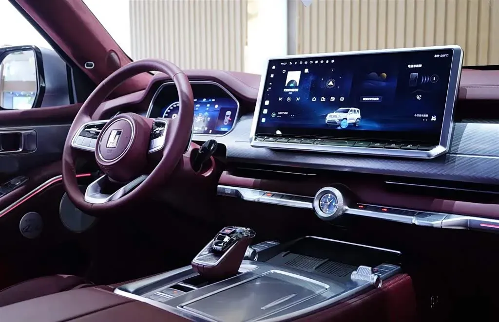 2024 Tank 700 3.0T 360HP V6 9AT PHEV 37.1KWH,autocango,china used car exporter,china ev exporter,chinese used car exporter,chinese used ev exporter