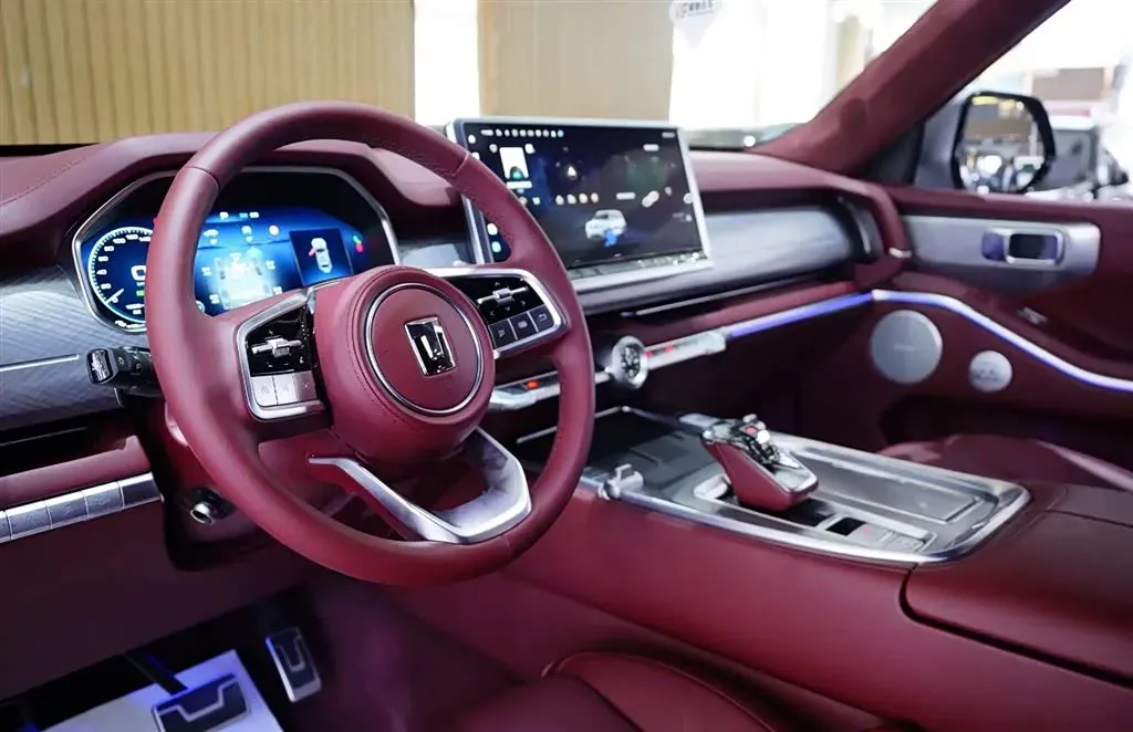 2024 Tank 700 3.0T 360HP V6 9AT PHEV 37.1KWH,autocango,china used car exporter,china ev exporter,chinese used car exporter,chinese used ev exporter