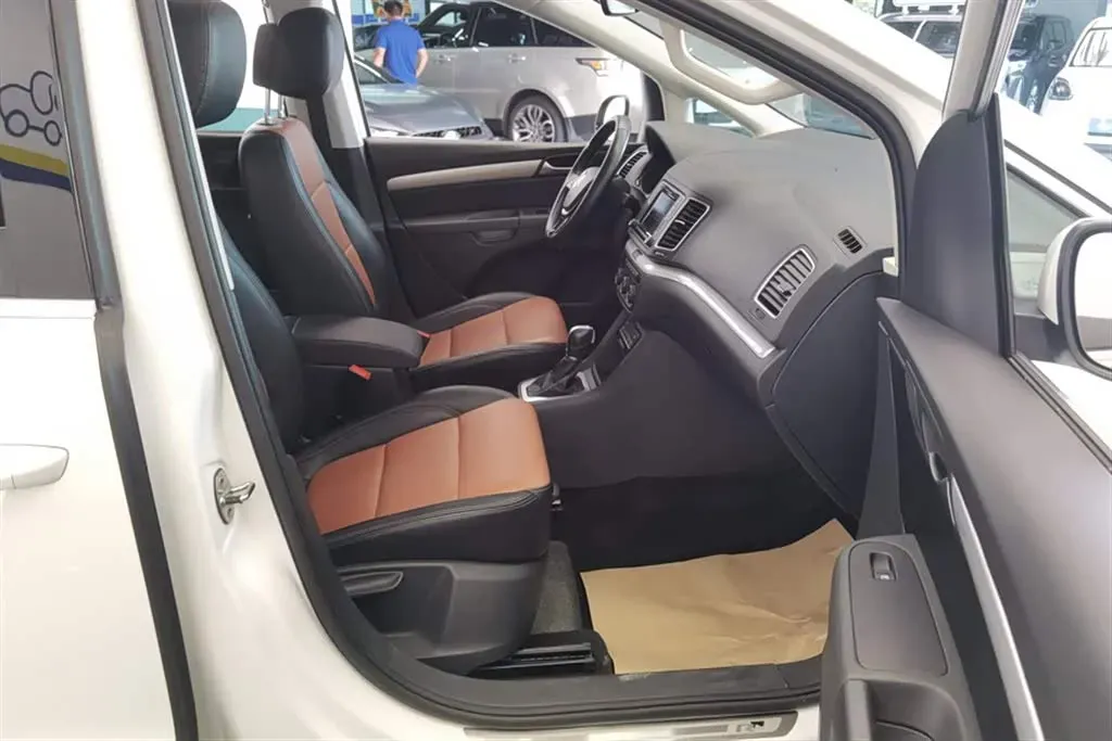 2018 Volkswagen Sharan 2.0T 220HP L4 6DCT,autocango,china used car exporter,china ev exporter,chinese used car exporter,chinese used ev exporter