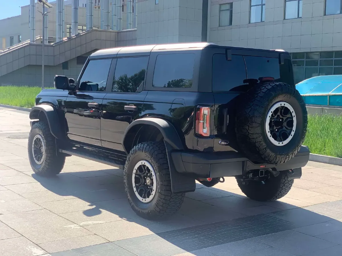 2024 Ford Bronco 2.3T 275HP L4 10AT,autocango,china used car exporter,china ev exporter,chinese used car exporter,chinese used ev exporter