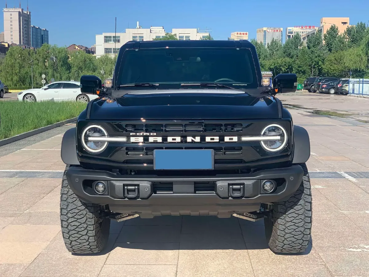 2024 Ford Bronco 2.3T 275HP L4 10AT,autocango,china used car exporter,china ev exporter,chinese used car exporter,chinese used ev exporter
