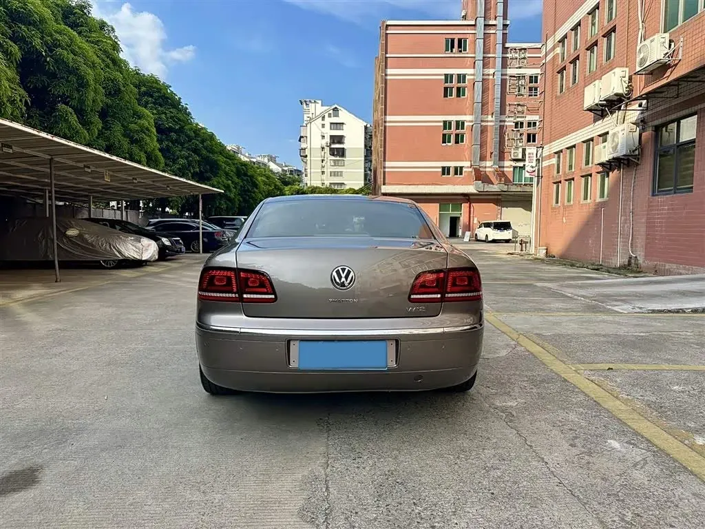 2014 Volkswagen Pheaton 3.0L 250HP V6 6AT,autocango,china used car exporter,china ev exporter,chinese used car exporter,chinese used ev exporter