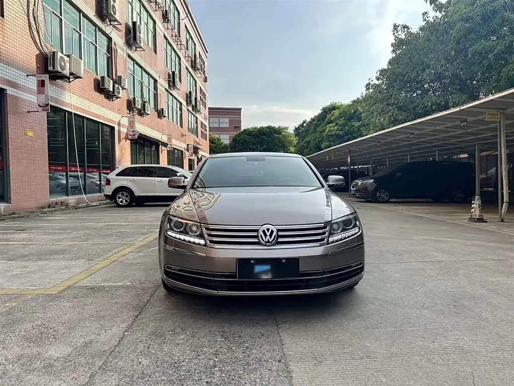 2014 Volkswagen Pheaton 3.0L 250HP V6 6AT,autocango,china used car exporter,china ev exporter,chinese used car exporter,chinese used ev exporter