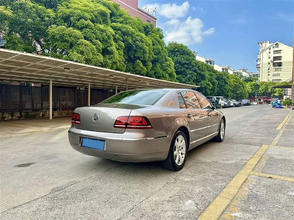 2014 Volkswagen Pheaton 3.0L 250HP V6 6AT,autocango,china used car exporter,china ev exporter,chinese used car exporter,chinese used ev exporter