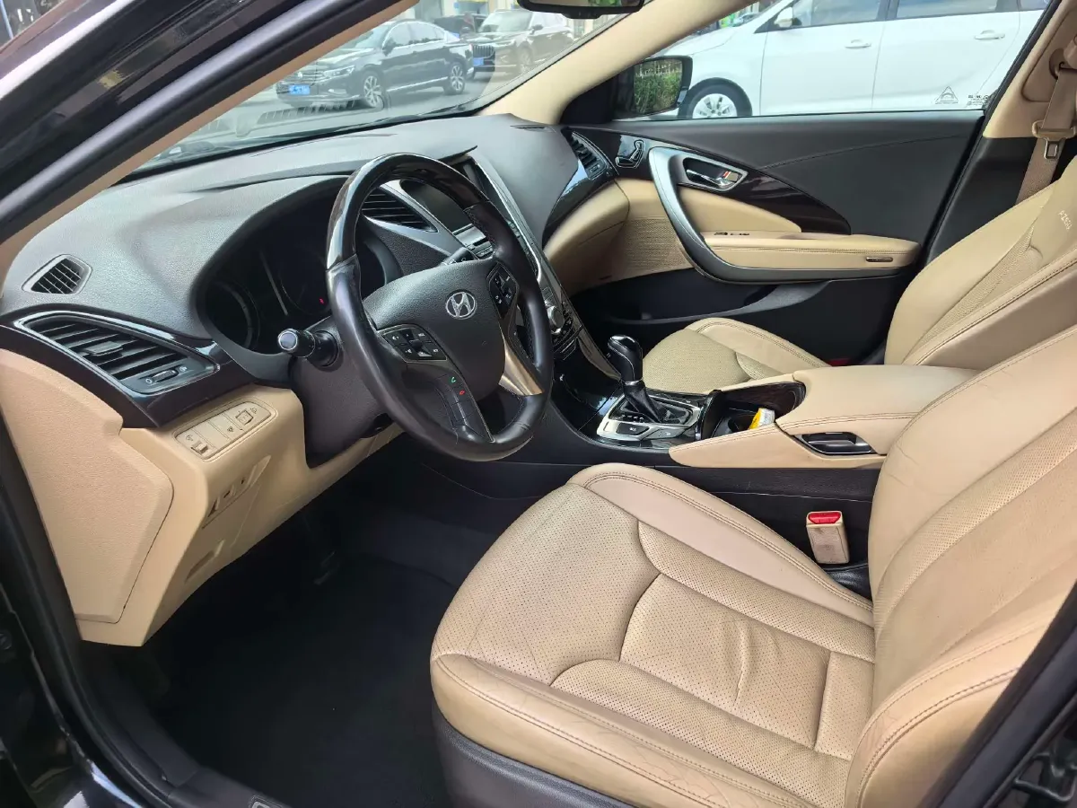 2011 Hyundai Azera 3.0L 250HP V6 6AT,autocango,china used car exporter,china ev exporter,chinese used car exporter,chinese used ev exporter