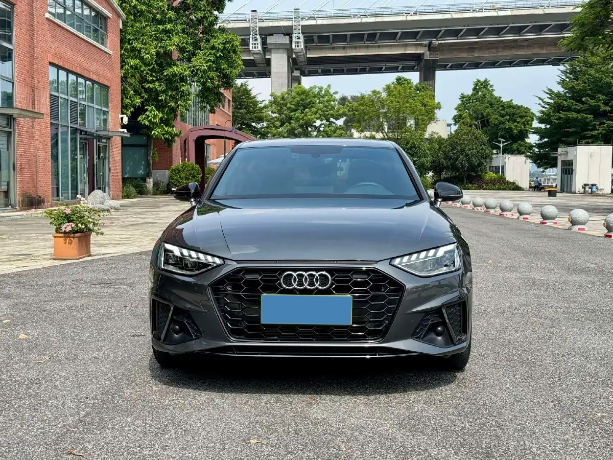 2024 Audi A4L 2.0T 190HP L4 7DCT