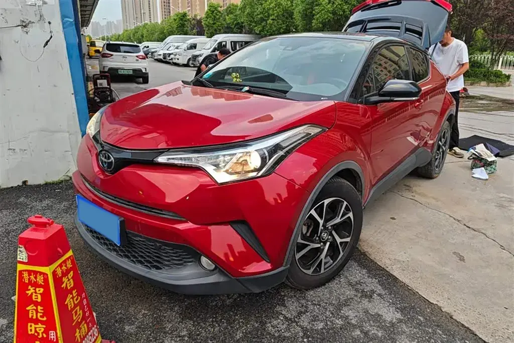 2018 Toyota C-HR 2.0L 171HP L4 CVT