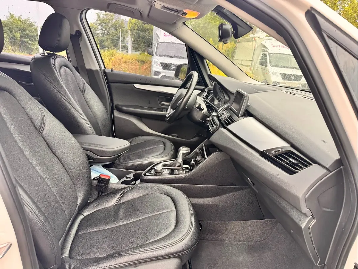 2016 BMW 2 Series Wagon 1.5T 136HP L3 6AT,autocango,china used car exporter,china ev exporter,chinese used car exporter,chinese used ev exporter