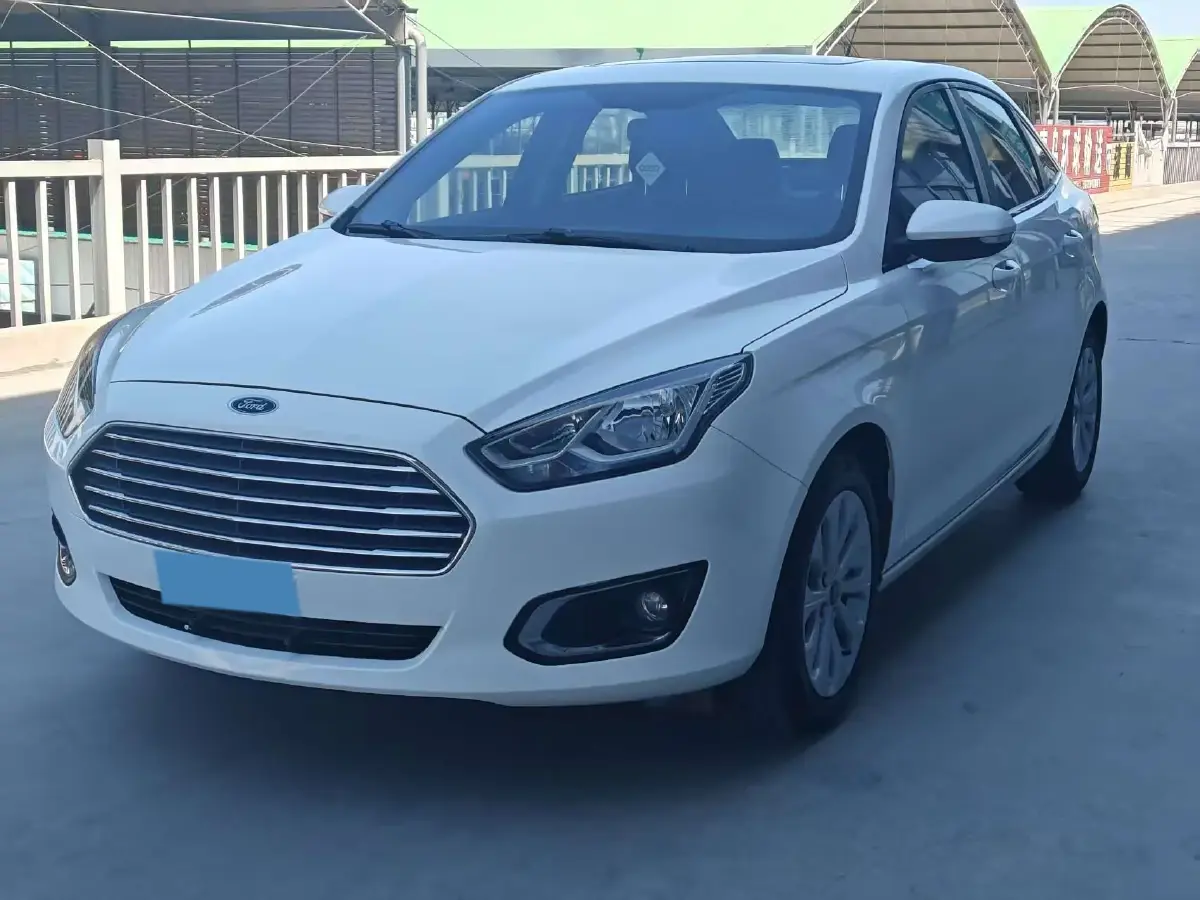 2017 Ford Escort 1.5L 113HP L4 6AT