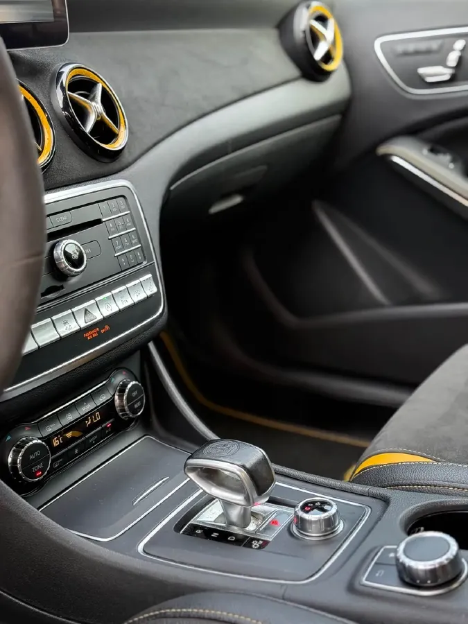 2017 Mercedes-Benz GLA AMG 2.0T 381HP L4 7DCT,autocango,china used car exporter,china ev exporter,chinese used car exporter,chinese used ev exporter