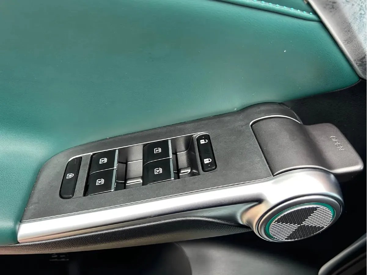 2022 GAC Trumpchi Emkoo 2.0L 140HP L4 2DHT Hybrid,autocango,china used car exporter,china ev exporter,chinese used car exporter,chinese used ev exporter