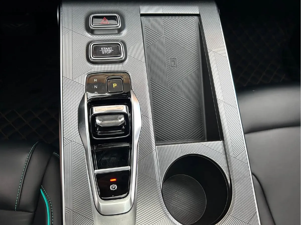 2022 GAC Trumpchi Emkoo 2.0L 140HP L4 2DHT Hybrid,autocango,china used car exporter,china ev exporter,chinese used car exporter,chinese used ev exporter