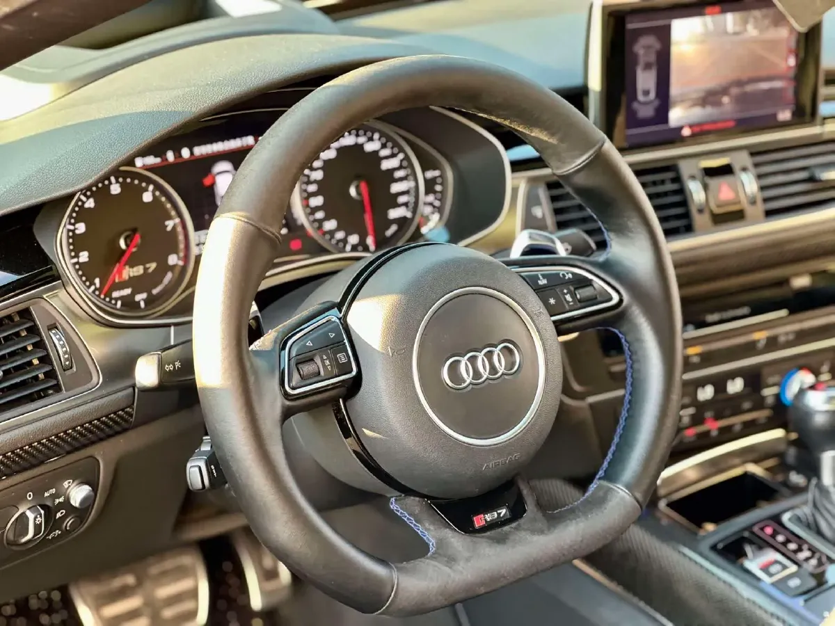 2016 Audi RS 7 4.0T 560HP V8 8AT,autocango,china used car exporter,china ev exporter,chinese used car exporter,chinese used ev exporter