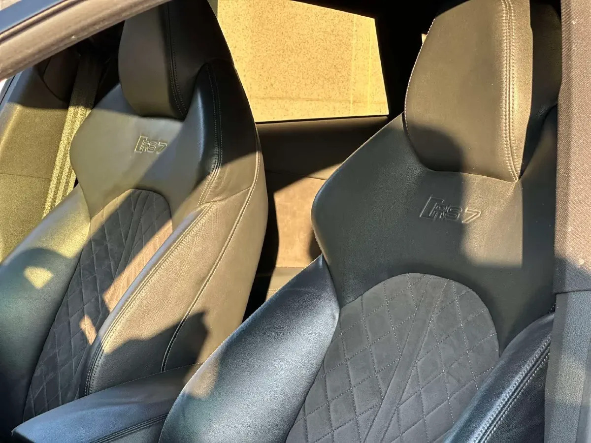 2016 Audi RS 7 4.0T 560HP V8 8AT,autocango,china used car exporter,china ev exporter,chinese used car exporter,chinese used ev exporter