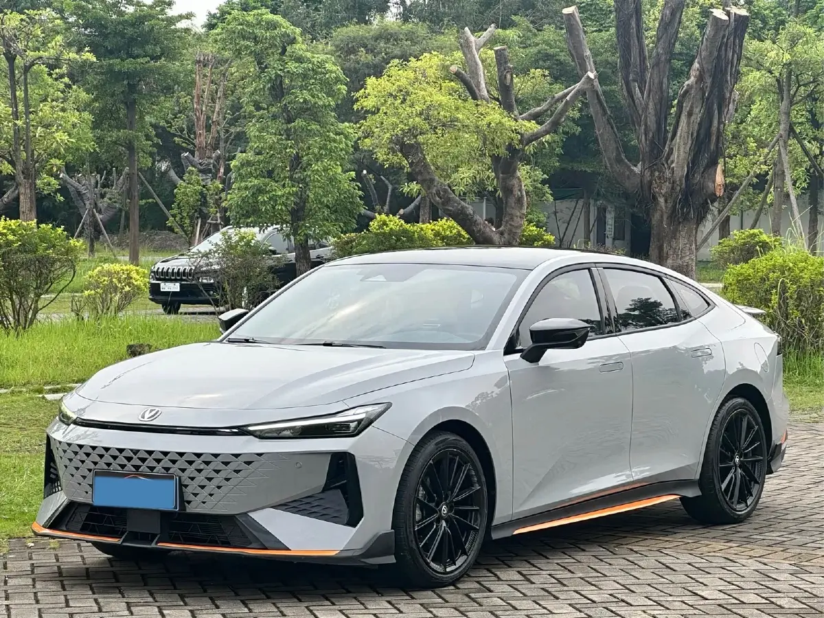 2024 ChangAn UNI-V 1.5T 188HP L4 7DCT