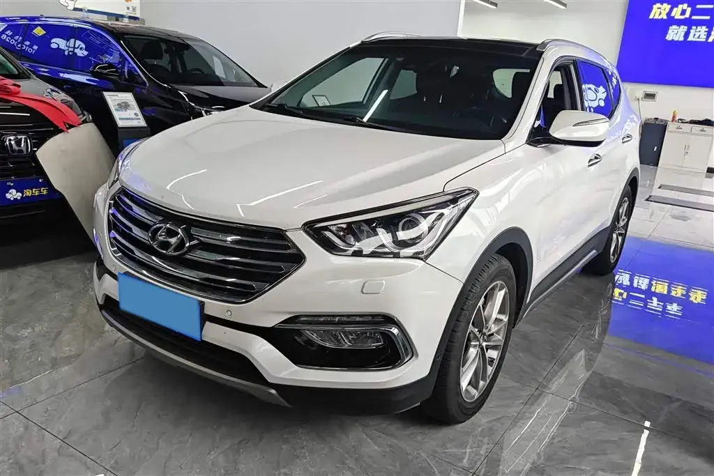 2017 Hyundai Santafe 2.0T 245HP L4 6AT