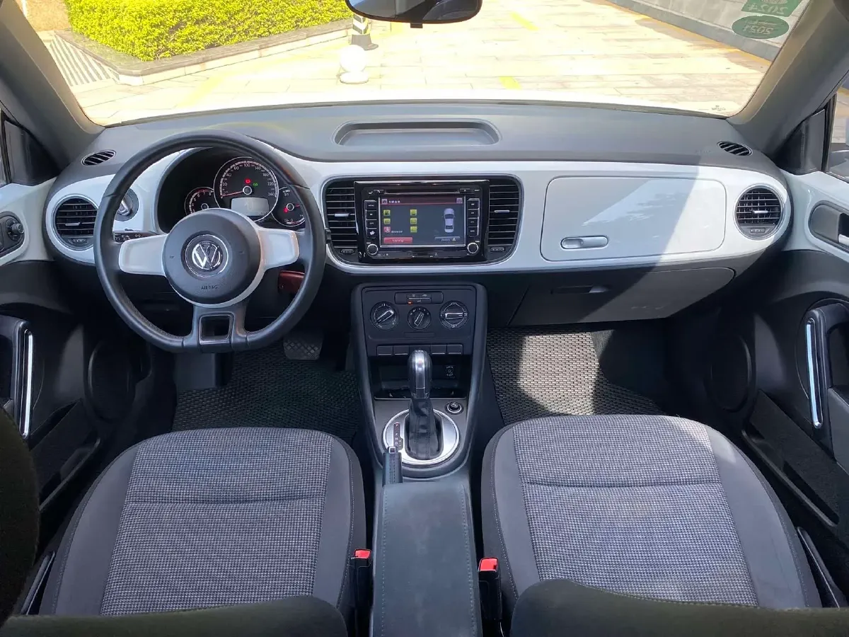 2014 Volkswagen Beetle 1.2T 105HP L4 7DCT,autocango,china used car exporter,china ev exporter,chinese used car exporter,chinese used ev exporter