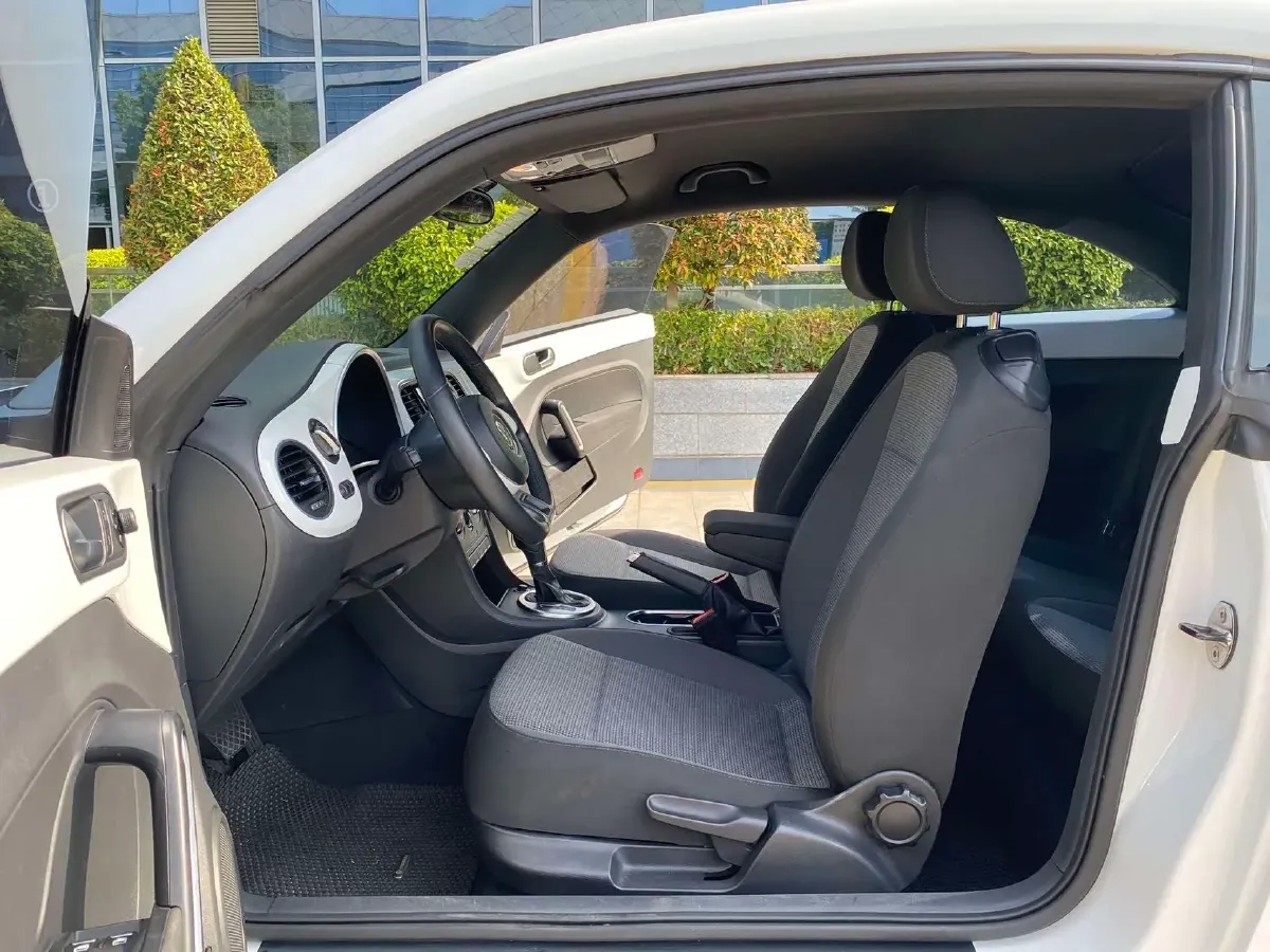 2014 Volkswagen Beetle 1.2T 105HP L4 7DCT,autocango,china used car exporter,china ev exporter,chinese used car exporter,chinese used ev exporter