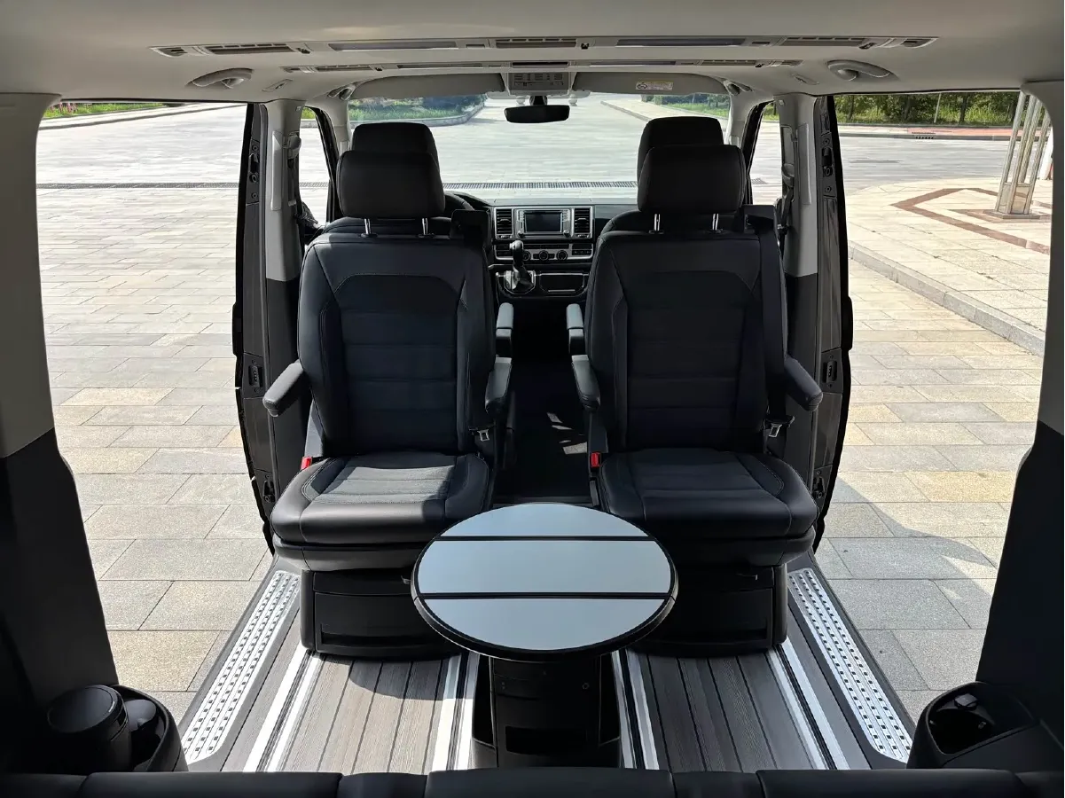 2019 Volkswagen Multivan 2.0T 204HP L4 7DCT,autocango,china used car exporter,china ev exporter,chinese used car exporter,chinese used ev exporter