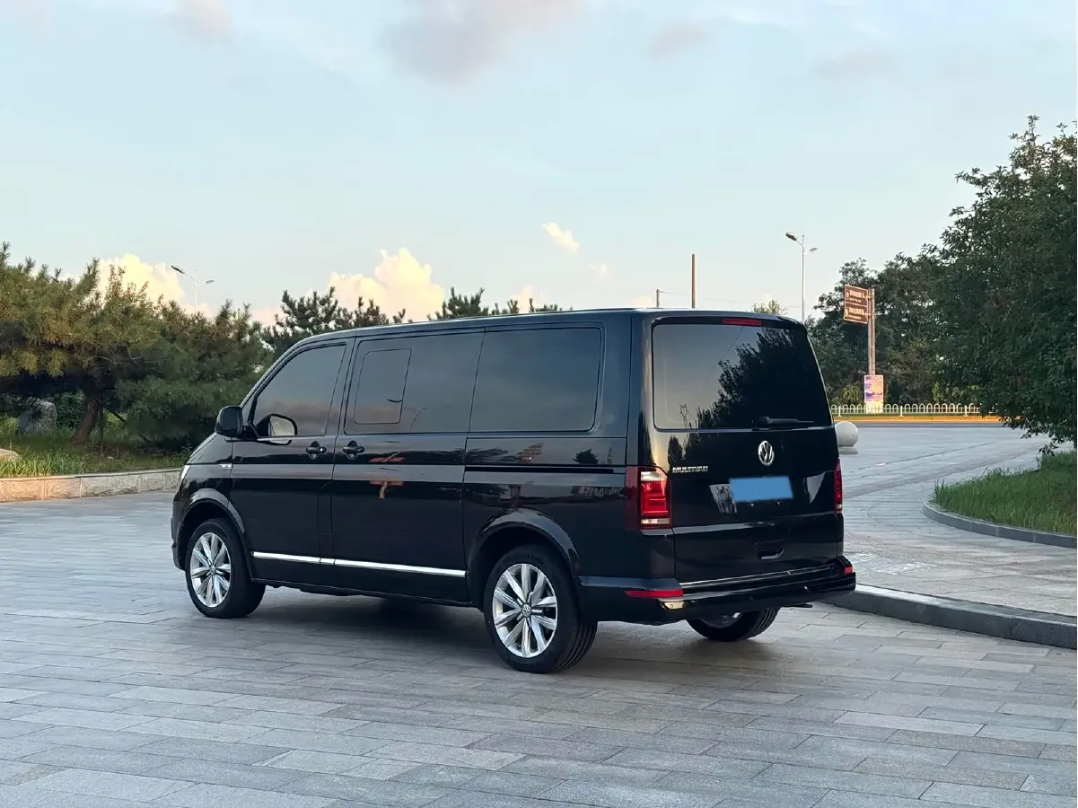 2019 Volkswagen Multivan 2.0T 204HP L4 7DCT,autocango,china used car exporter,china ev exporter,chinese used car exporter,chinese used ev exporter