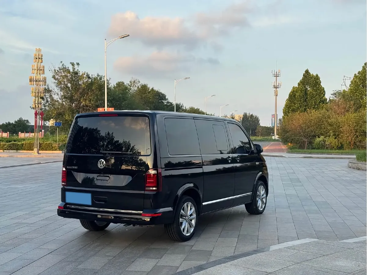 2019 Volkswagen Multivan 2.0T 204HP L4 7DCT,autocango,china used car exporter,china ev exporter,chinese used car exporter,chinese used ev exporter