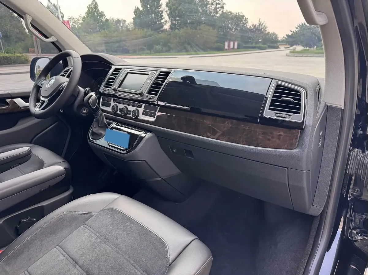 2019 Volkswagen Multivan 2.0T 204HP L4 7DCT,autocango,china used car exporter,china ev exporter,chinese used car exporter,chinese used ev exporter