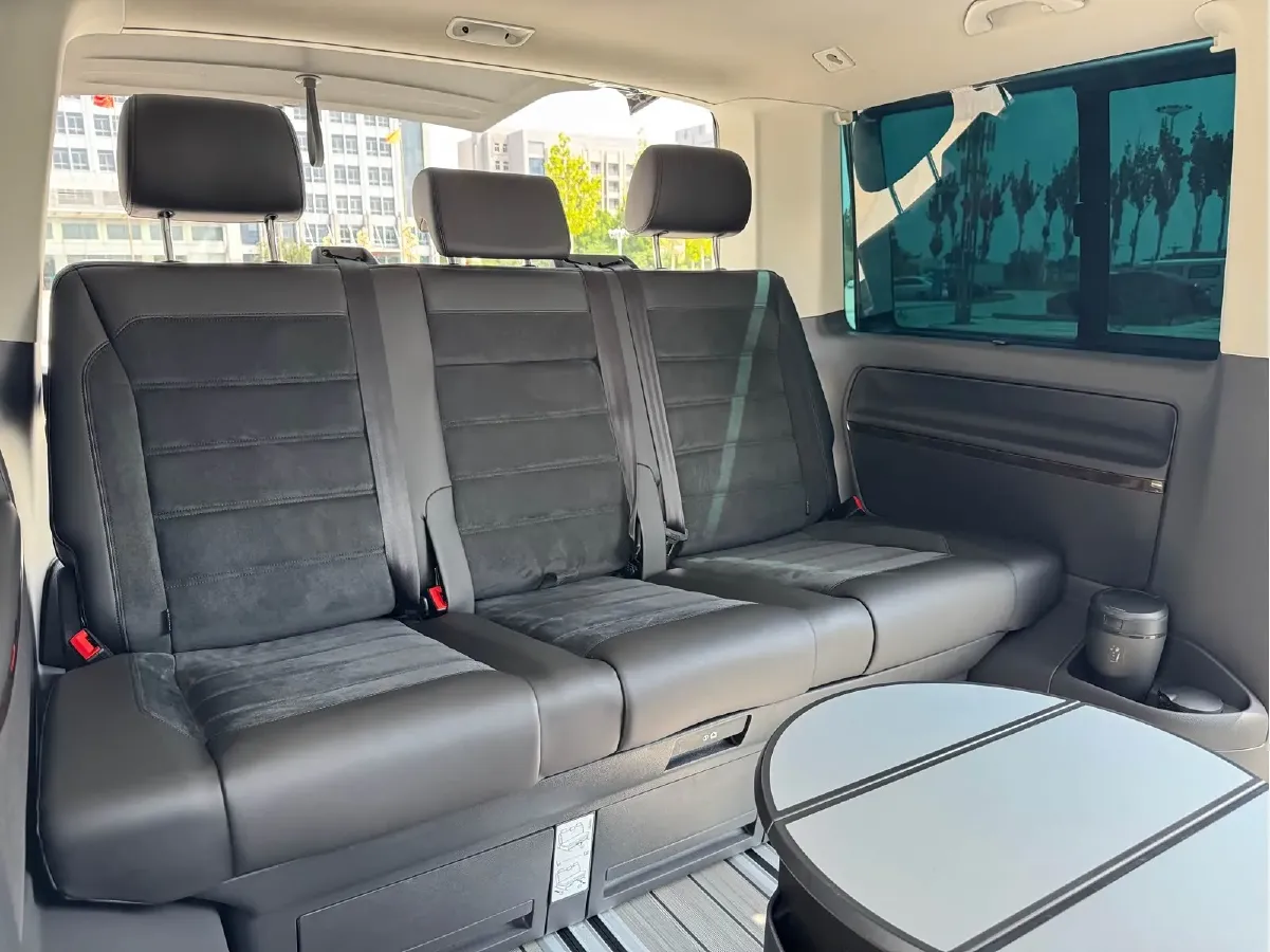 2019 Volkswagen Multivan 2.0T 204HP L4 7DCT,autocango,china used car exporter,china ev exporter,chinese used car exporter,chinese used ev exporter