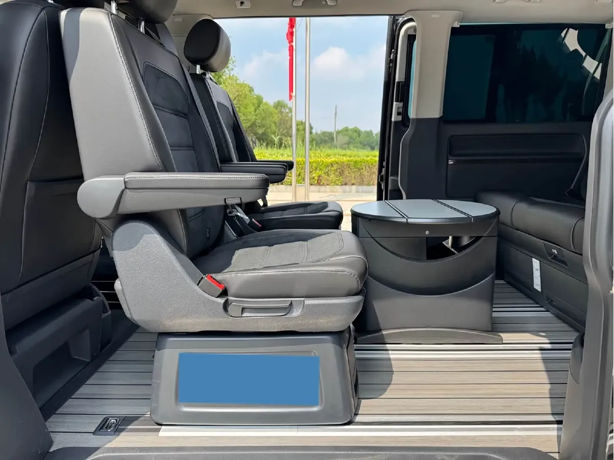 2019 Volkswagen Multivan 2.0T 204HP L4 7DCT,autocango,china used car exporter,china ev exporter,chinese used car exporter,chinese used ev exporter