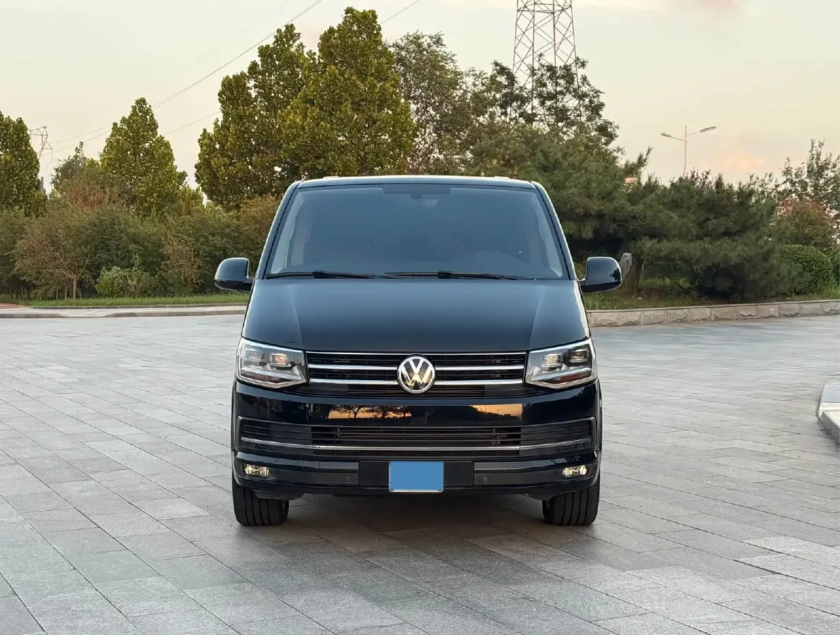 2019 Volkswagen Multivan 2.0T 204HP L4 7DCT,autocango,china used car exporter,china ev exporter,chinese used car exporter,chinese used ev exporter
