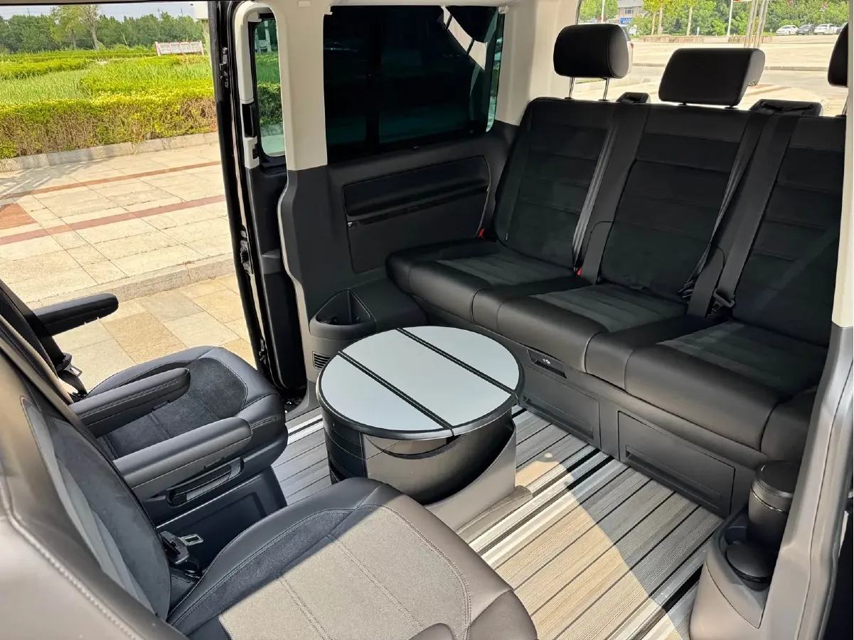 2019 Volkswagen Multivan 2.0T 204HP L4 7DCT,autocango,china used car exporter,china ev exporter,chinese used car exporter,chinese used ev exporter