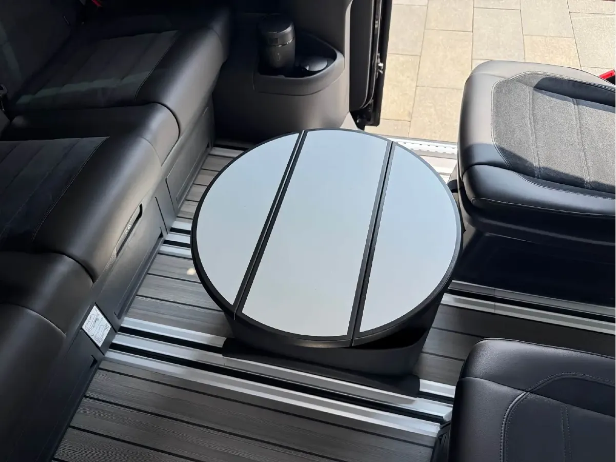 2019 Volkswagen Multivan 2.0T 204HP L4 7DCT,autocango,china used car exporter,china ev exporter,chinese used car exporter,chinese used ev exporter