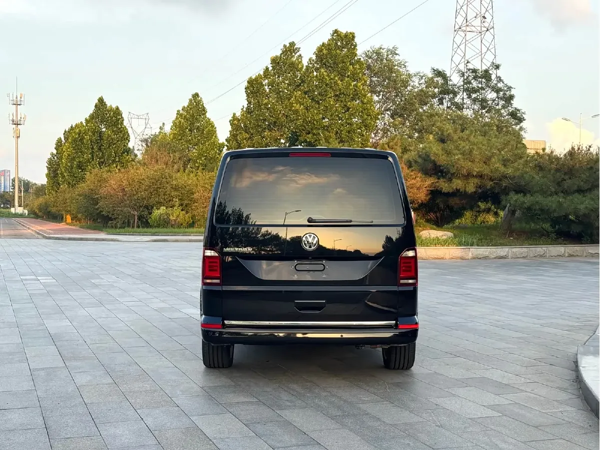 2019 Volkswagen Multivan 2.0T 204HP L4 7DCT,autocango,china used car exporter,china ev exporter,chinese used car exporter,chinese used ev exporter