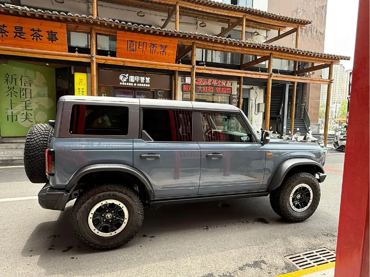 2024 Ford Bronco 2.3T 275HP L4 10AT,autocango,china used car exporter,china ev exporter,chinese used car exporter,chinese used ev exporter