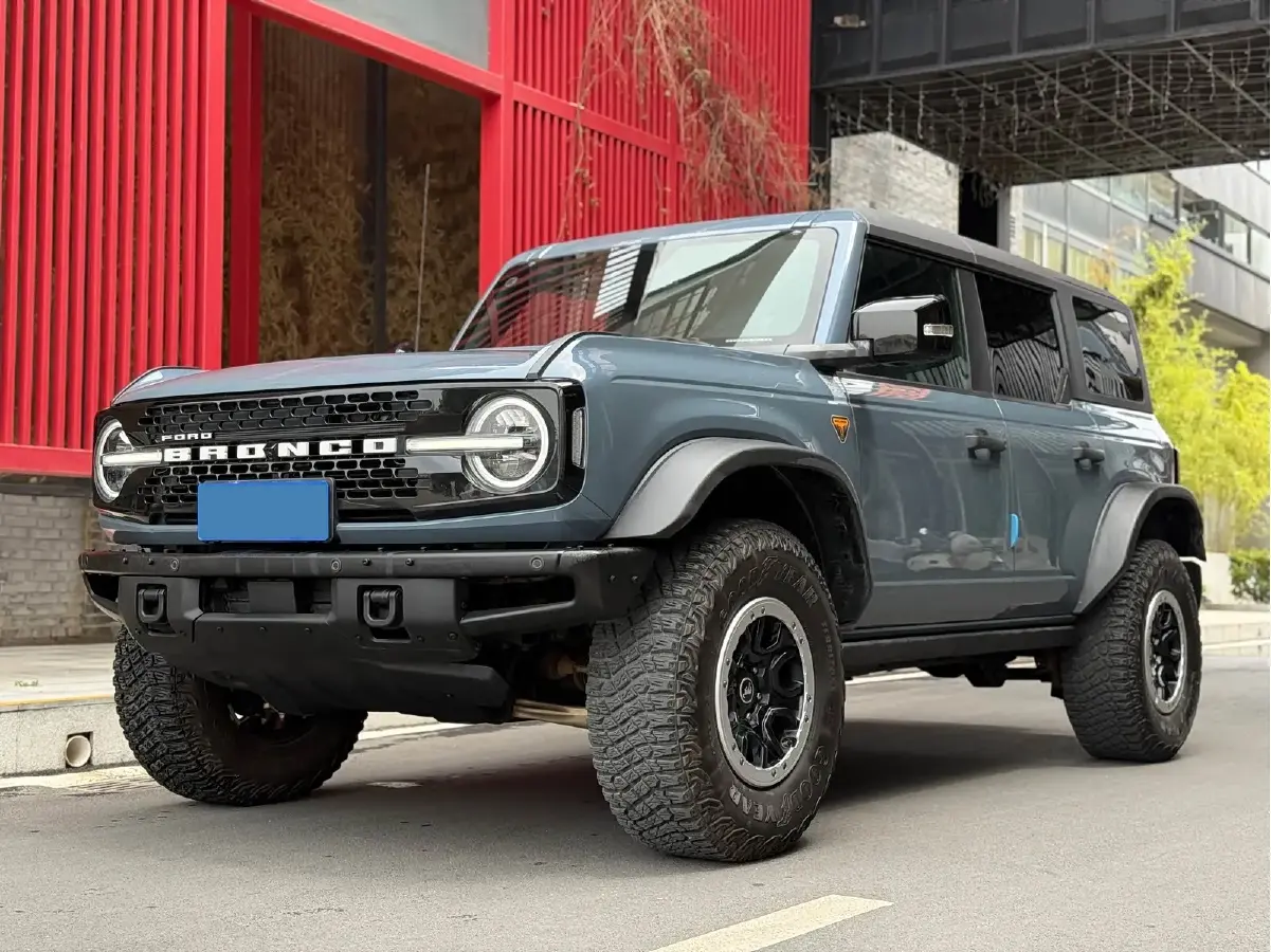 2024 Ford Bronco 2.3T 275HP L4 10AT