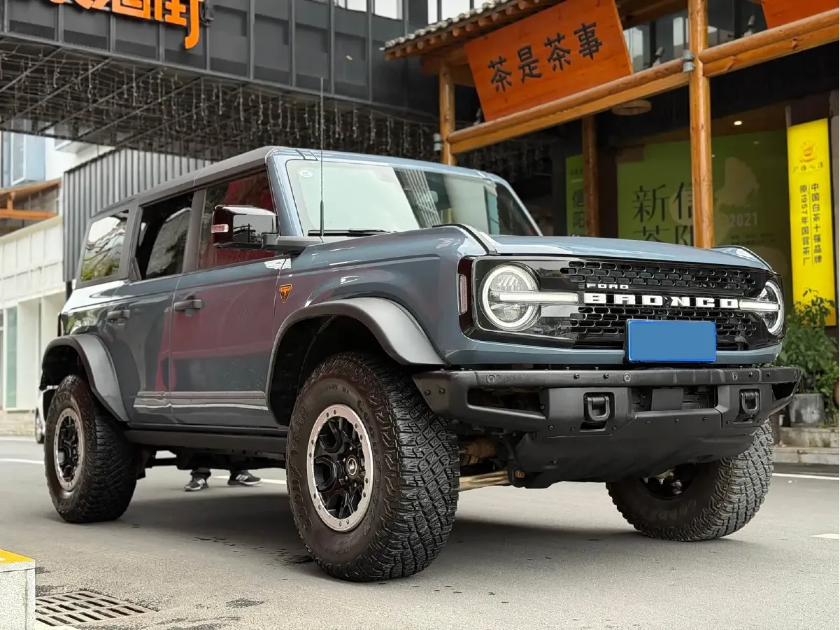 2024 Ford Bronco 2.3T 275HP L4 10AT,autocango,china used car exporter,china ev exporter,chinese used car exporter,chinese used ev exporter