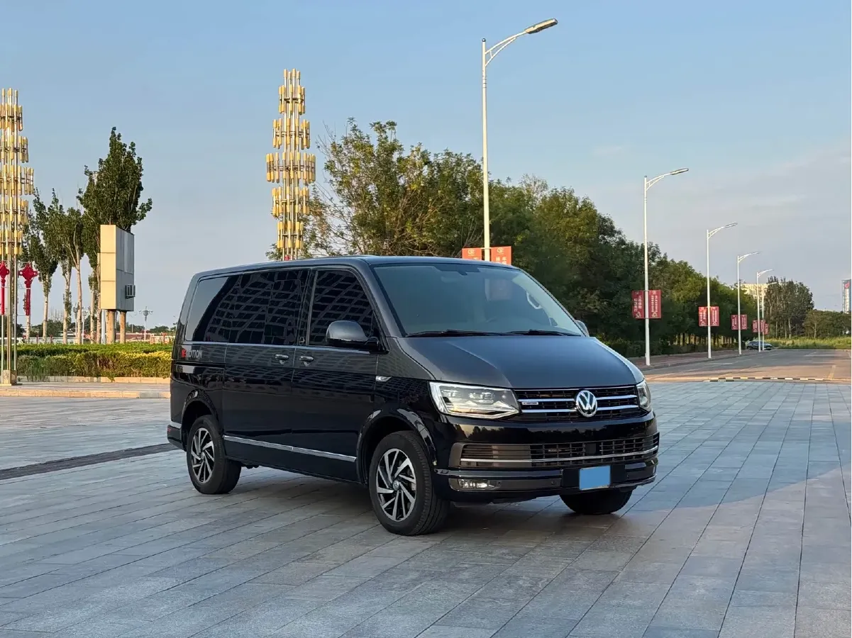 2018 Volkswagen Multivan 2.0T 204HP L4 7DCT,autocango,china used car exporter,china ev exporter,chinese used car exporter,chinese used ev exporter