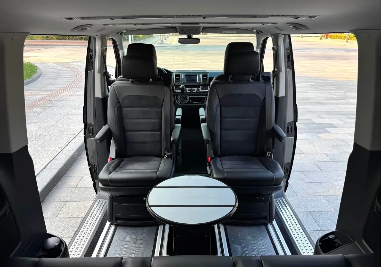 2018 Volkswagen Multivan 2.0T 204HP L4 7DCT,autocango,china used car exporter,china ev exporter,chinese used car exporter,chinese used ev exporter