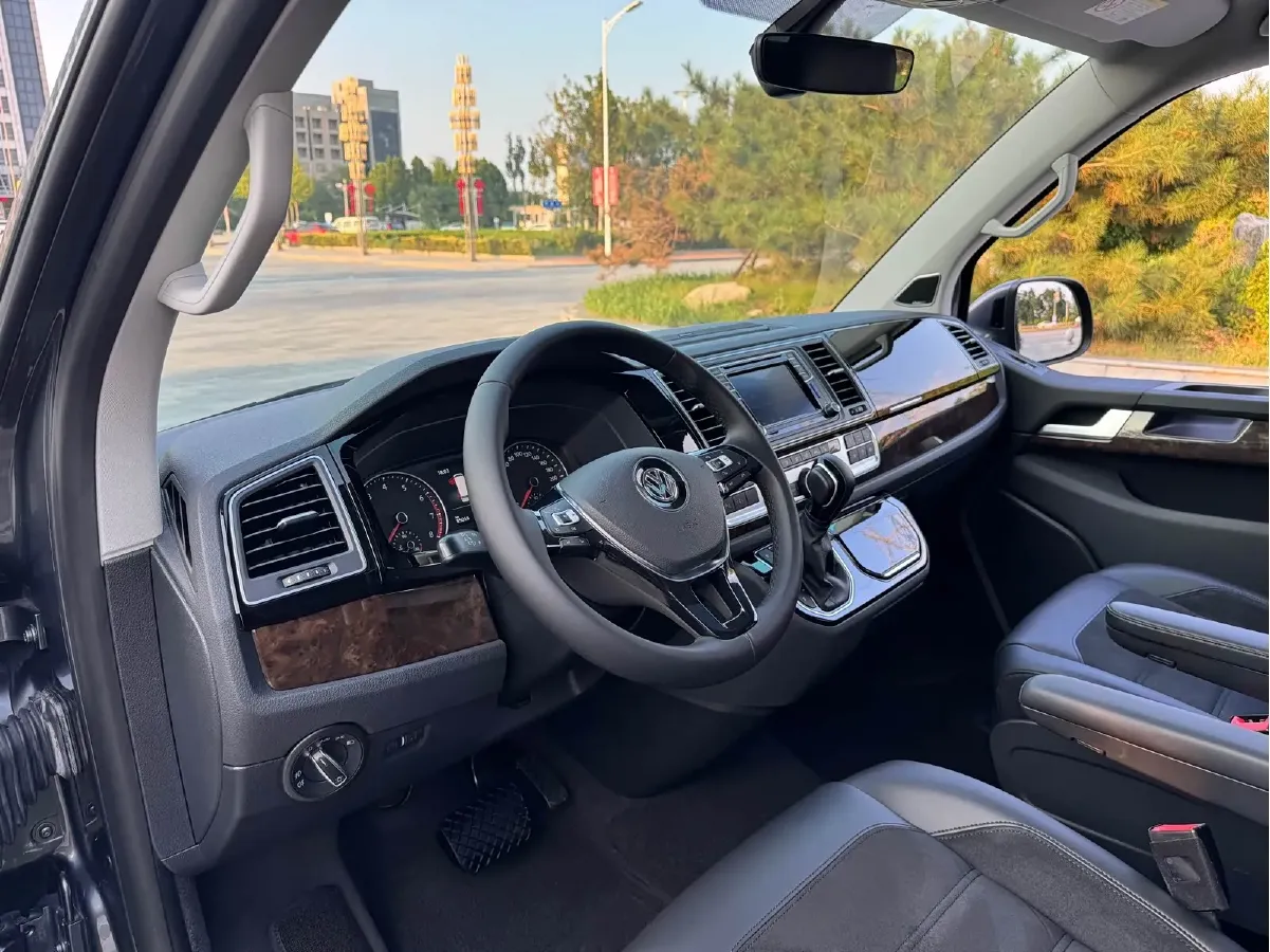 2018 Volkswagen Multivan 2.0T 204HP L4 7DCT,autocango,china used car exporter,china ev exporter,chinese used car exporter,chinese used ev exporter