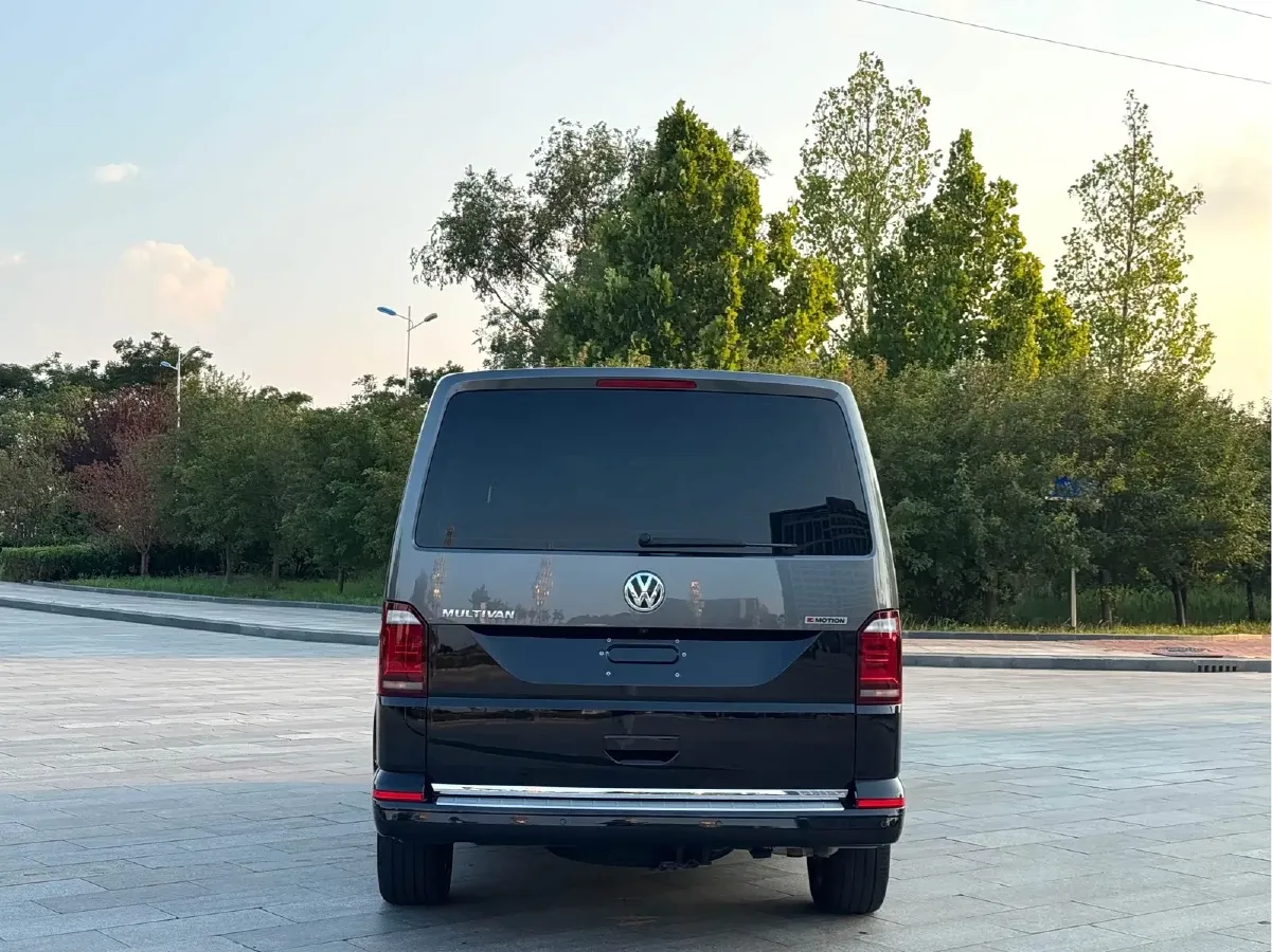 2018 Volkswagen Multivan 2.0T 204HP L4 7DCT,autocango,china used car exporter,china ev exporter,chinese used car exporter,chinese used ev exporter